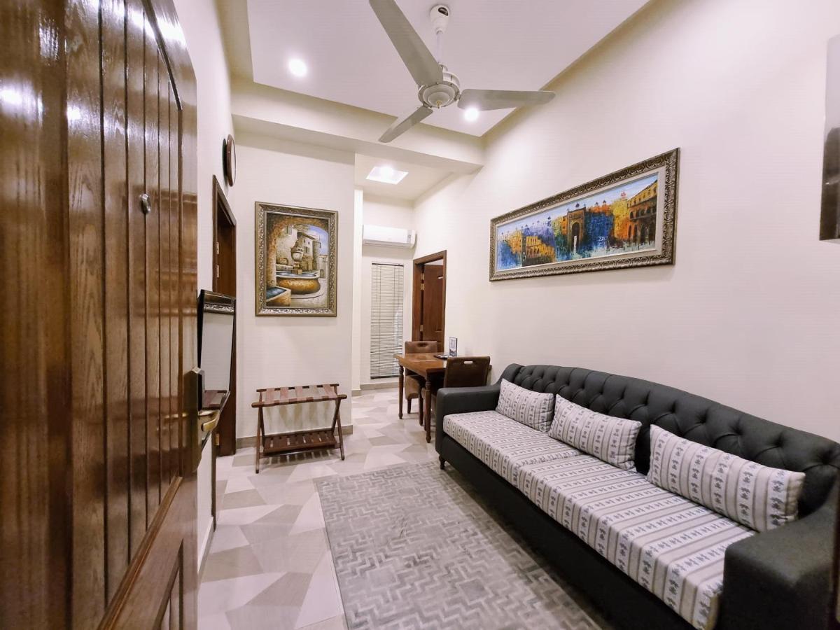 Hayyat Luxury Hotel Suites Lahore Extérieur photo