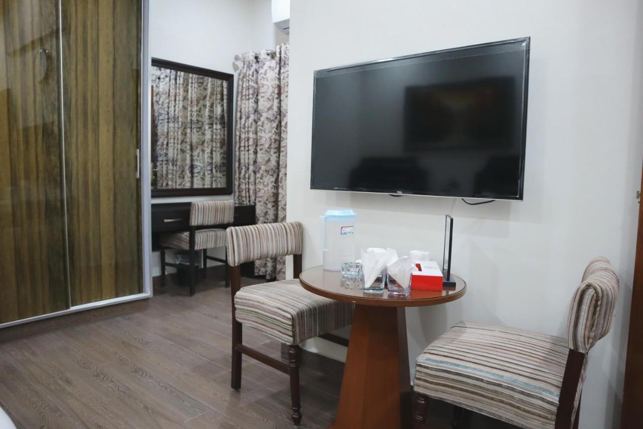 Hayyat Luxury Hotel Suites Lahore Extérieur photo