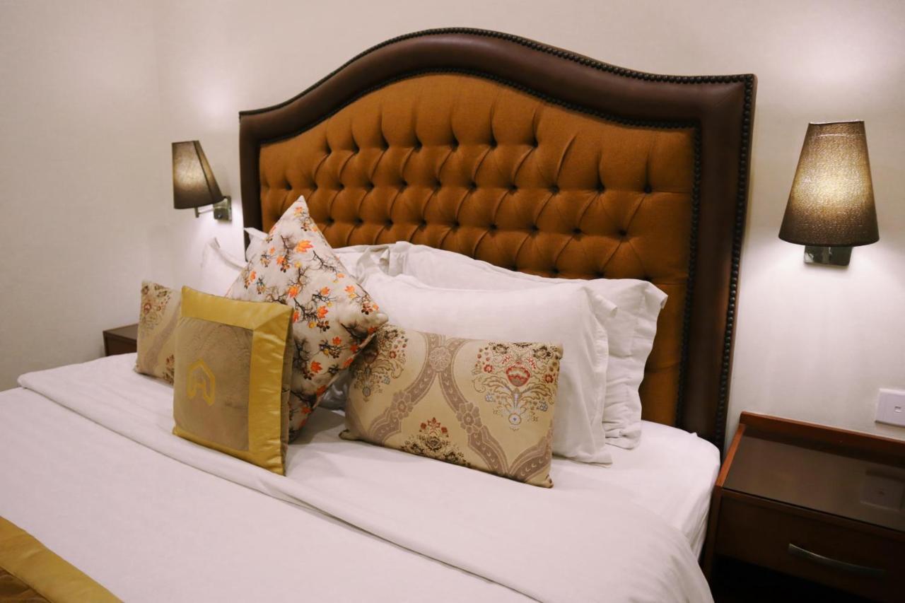 Hayyat Luxury Hotel Suites Lahore Extérieur photo